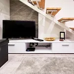 Διαμέρισμα Modern At The Castle