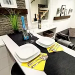 Διαμέρισμα Modern At The Castle *
