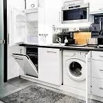 Modern At The Castle Apartment