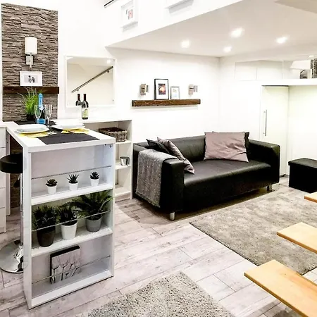 Apartment Modern At The Castle