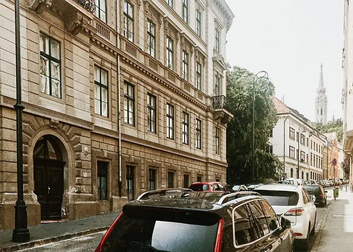 Modern At The Castle Budapešť