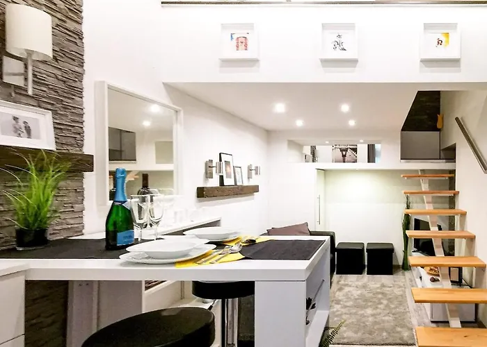 Modern At The Castle Apartmán