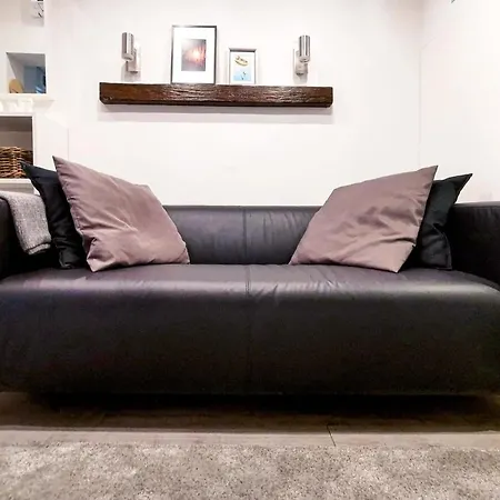 Апартаменты Modern At The Castle