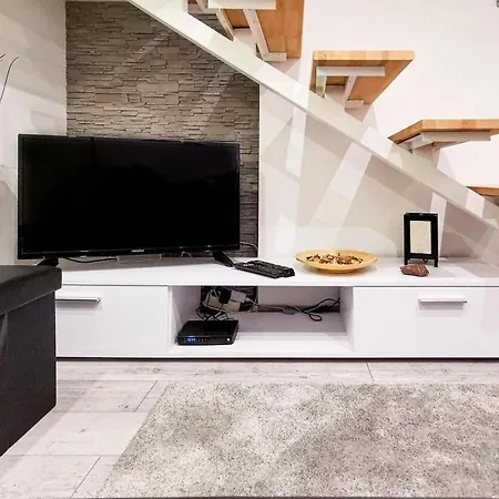 Апартаменты Modern At The Castle